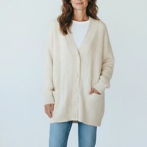 TRUTH by Republic Women’s Cream Super Fuzzy Long Cardigan Sweater Large